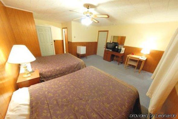 The Riverside Inn Stowe Room photo